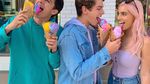 Pose Kulineran Keren Brent Rivera, Youtuber Tampan Asal Amerika