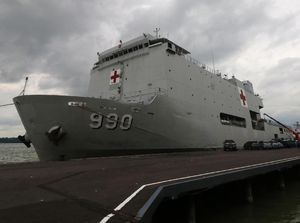 KRI Dr Soeharso Siapkan Evakuasi Heli untuk Kondisi Darurat