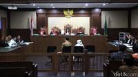 Ada dua orang saksi yang dihadirkan dalam sidang lanjutan yang digelar di Pengadilan Tipikor Jakarta tersebut. Kedua orang saksi itu adalah mantan pegawai PT Bali Pasific Pragama (BPP) Ferdy Prawiradiredja dan mantan sekretaris Airin Rachmi Diany, Ai Arofah.