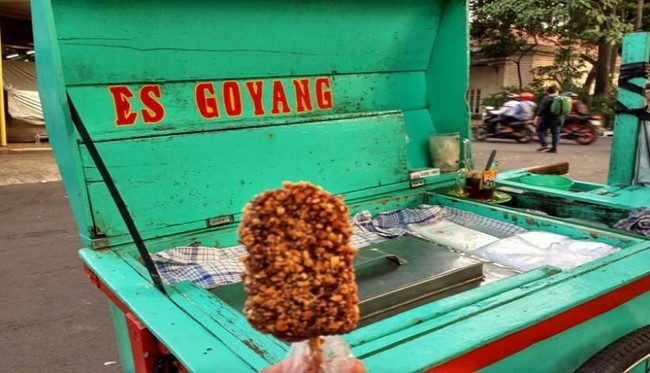 Selain Es Campur, 5 Jajanan Es Jadul Ini Juga Selalu Bikin Kangen!