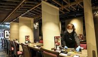 Cegah Virus Corona, Restoran di Hong Kong Pasang Sekat Kaca di Setiap Meja