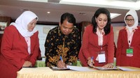 MoU kerja sama tersebut ditandatangani oleh Ketua Komisi Perlindungan Anak Indonesia (KPAI) Susanto dan Ketua Umum Kongres Wanita Indonesia Giwo Rubianto di Kementerian Pemberdayaan Perempuan dan Perlindungan Anak, Jakarta, Rabu (19/2).