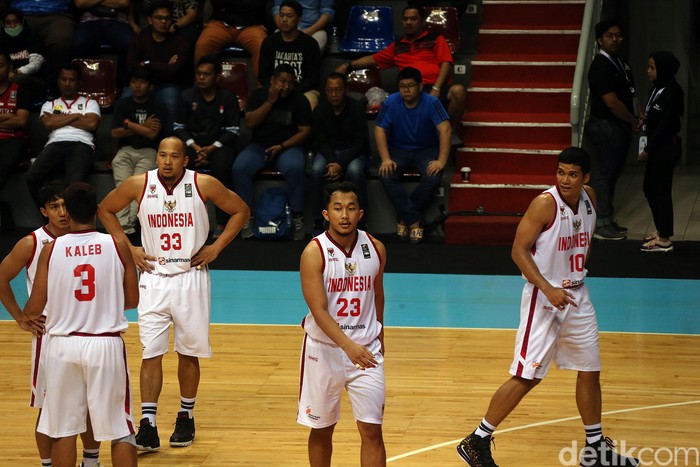 Tim basket putra Korea Selatan dengan menyakinkan membungkam tuan rumah tim putra basket Indonesia dengan skor telak (109-76), yang berlangsung di Sport Mal Kelapa Gading, Jakarta, Kamis (20/2/2020) malam.