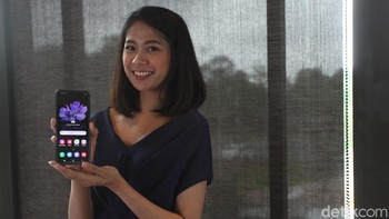 Galaxy Z Flip diluncurkan berbarengan dengan Galaxy S20 di event Unpacked 2020 yang belum lama ini dihelat di San Francisco. Foto: Rifkianto Nugroho