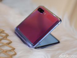 Terhipnotis Keindahan Galaxy Z Flip Mirror Purple