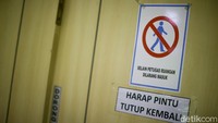 Regina diketahui mulai memasuki ruang persalinan sejak pukul 06:30 WIB.