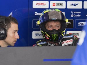 Melandri: Rossi Terlalu Tua untuk MotoGP