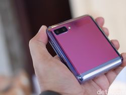 Terhipnotis Keindahan Galaxy Z Flip Mirror Purple