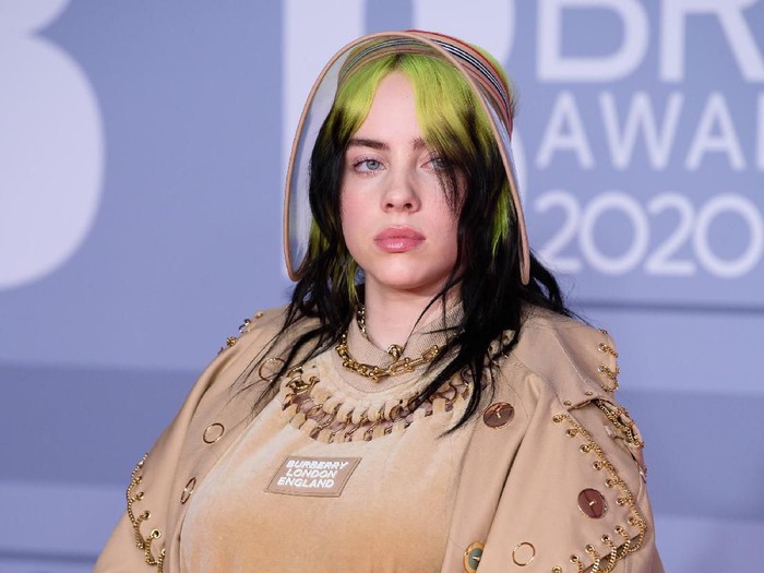 LONDON, ENGLAND - FEBRUARY 18: (EDITORIAL USE ONLY) Billie Eilish attends The BRIT Awards 2020 at The O2 Arena on February 18, 2020 in London, England. (Photo by Joe Maher/Getty Images for Bauer Media)