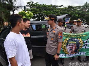 Polisi Ajak Rombongan Asal Tuban Nobar di Lamongan