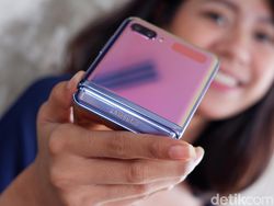 Terhipnotis Keindahan Galaxy Z Flip Mirror Purple