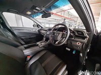 Tambah Emblem RS, Honda Civic Hatchback Makin Sporty?
