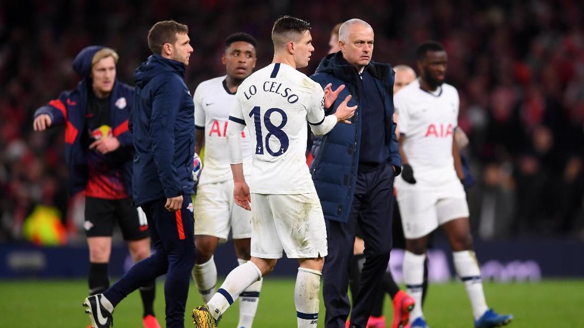 Manajer Tottenham Hotspur Jose Mourinho masih optimistis dengan peluang lolos timnya. (Foto: Laurence Griffiths / Getty Images)