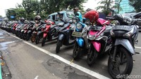 Begini penampakan parkir ganjil-genap di kawasan alan Gajah Mada-Hayam Wuruk, Jakarta.