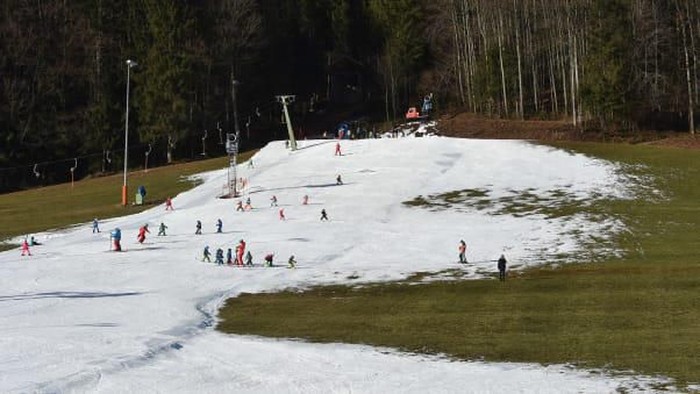 Salju di Resor Ski Eropa