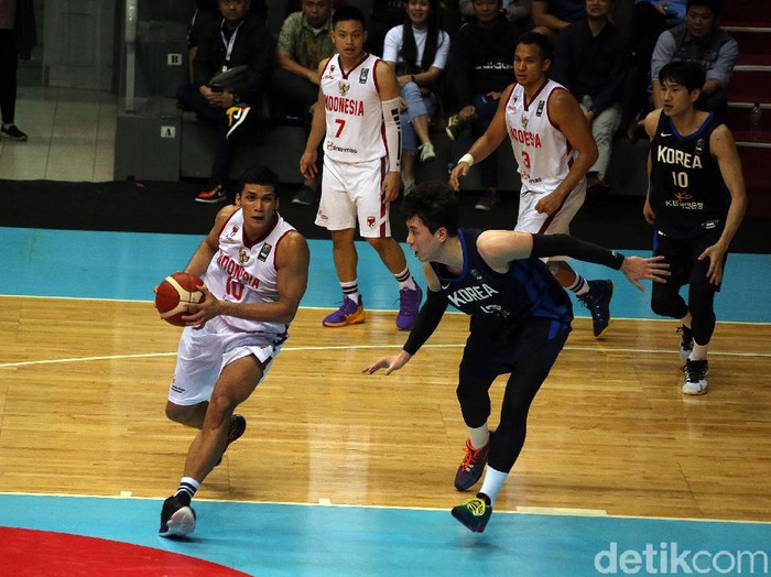 Tim basket putra Korea Selatan dengan menyakinkan membungkam tuan rumah tim putra basket Indonesia dengan skor telak (109-76), yang berlangsung di Sport Mal Kelapa Gading, Jakarta, Kamis (20/2/2020) malam.