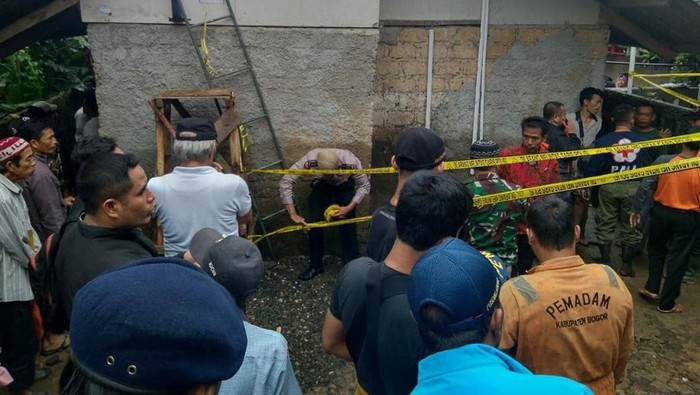 Longsor di Ciawi Bogor.