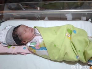 Gemas! Bayi Perempuan Ini Lahir di Tanggal Cantik 20-02-2020