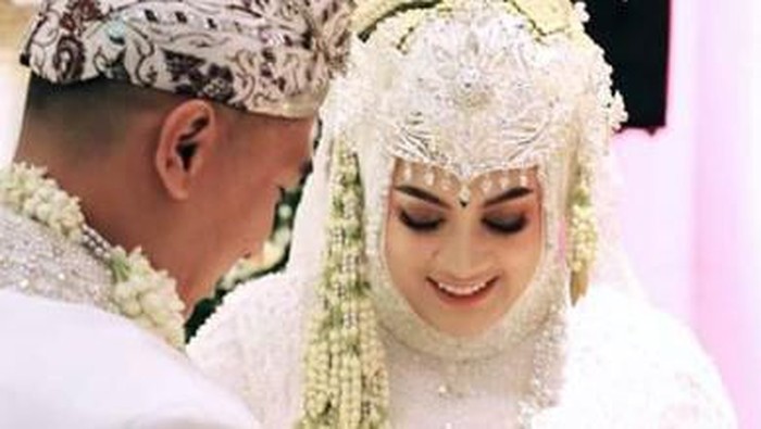 Ini yang Bikin Pernikahan Jane Shalimar Tak Tercatat di KUA