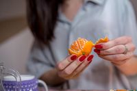 Hindari 5 Makanan Ini Agar Traveling Nyaman Tanpa Sakit Perut