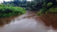 Proses pencarian dilakukan oleh tim gabungan. Tim melakukan penyisiran di area sungai dan di darat.