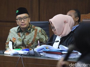 Hakim Cecar Imam Nahrawi soal Biaya Arsitektur Rumah