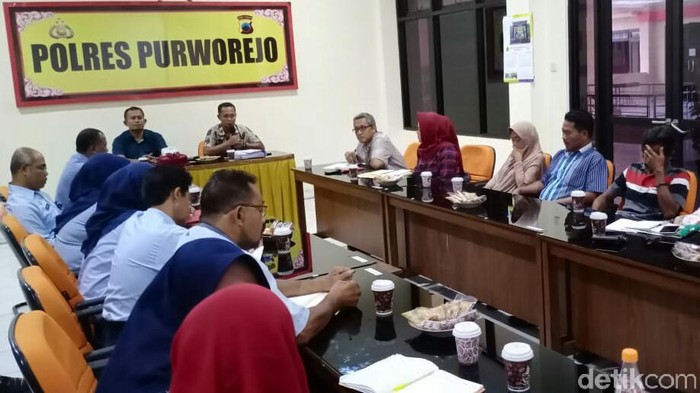 Pertemuan keluarga pelaku dan korban perundungan siswi di Polres Purworejo, 21/2/2020