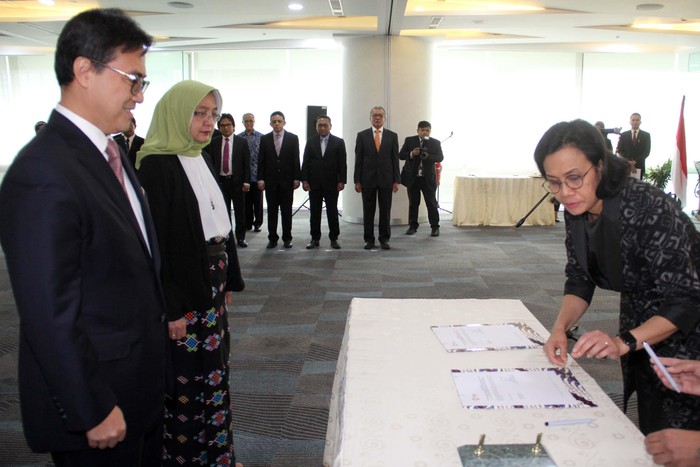 Presiden Jokowi mengangkat Lana Soelistianingsih sebagai Kepala Eksekutif LPS. Lana menggantikan Fauzi Ichsan yang berakhir masa jabatannya.