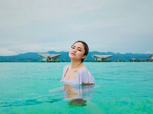 Ngefans Berat, Nia Ramadhani Cari Marshanda di 108