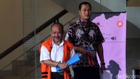 Kadar Slamet diperiksa KPK terkait kasus korupsi pengadaan Ruang Terbuka Hijau (RTH) di Pemkot Bandung pada 2012.