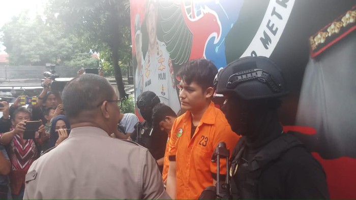 Aulia Farhan ditangkap karena narkoba Aulia Farhan ditangkap karena narkoba