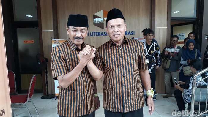 Pasangan Bagyo Wahyono-FX Supardjo (Bajo) siap maju di Pilkada Solo. Bagyo bekerja sebagai penjahit, sementara Supardjo adalah Ketua RW di Pajang, Laweyan.