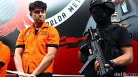 Saat ini polisi masih mendalami kasus narkoba Aulia Farhan dan G ini. Polisi juga masih mengembangkan penangkapan G untuk mengungkap jaringan di atasnya.