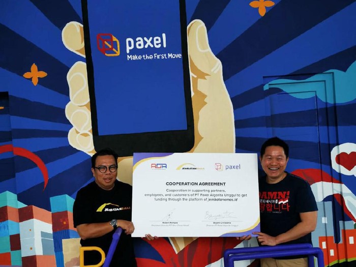 Paxel Kolaborasi dengan Jembatan Emas Paxel Kolaborasi dengan Jembatan Emas menyediakan modal usaha bagi para pelaku UMKM.