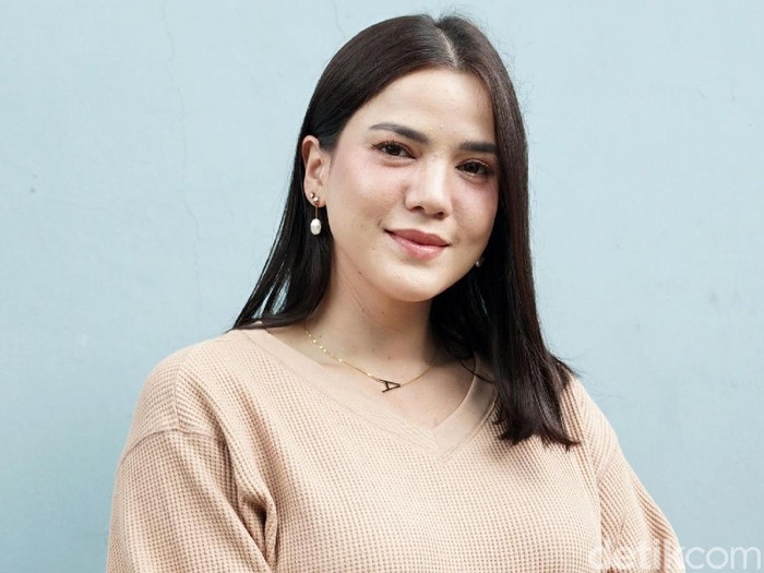 Alice Norin saat ditemui di studio Trans TV.