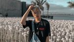 Wouw! Kafe Cantik Ini Dikelilingi 10 Ribu Mawar Putih yang Instagrammable