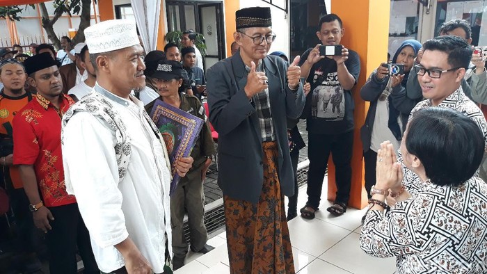 Muhammad Ali alias Abah Ali dan Achmad Abu Jazid alias Gus Amak siap maju independen di Pilkada Solo, Jumat (21/2/2020).