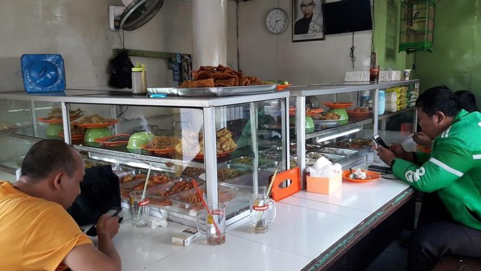 Warteg MM Putra yang disatroni begal di Tanjung Duren, Jakbar
