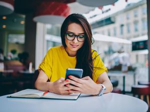 Perbandingan 4 Layanan Telekomunikasi Digital, Pilih Mana?