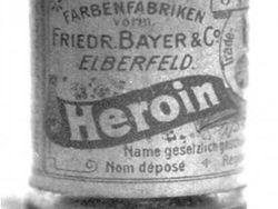 Foto Bersejarah yang Belum Pernah Kamu Lihat Pas Zaman Sekolah