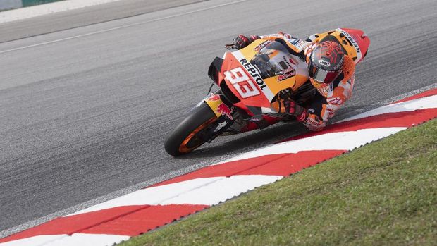 KUALA LUMPUR, MALAYSIA - FEBRUARY 08: Marc Marquez of Spain and Repsol Honda Team rounds the bend during the MotoGP Pre-Season Tests at Sepang Circuit on February 08, 2020 in Kuala Lumpur, Malaysia. (Photo by Mirco Lazzari gp/Getty Images)