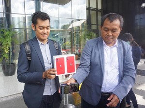 MAKI Serahkan Data Aset Nurhadi dan iPhone 11 Hadiah Sayembara ke KPK