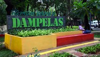 Taman Danau Dampelas jadi salah satu ruang terbuka hijau yang memiliki beragam fasilitas publik guna menunjang aktivitas warga.
