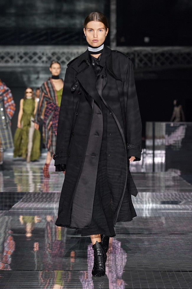 Fashion show terbaru Burberry ready to wear fall/winter 2020 yang diadakan di Olympia, London Fashion Week 2020, London, Inggris, Senin [17/2/2020]. Foto: dok. Vouge.