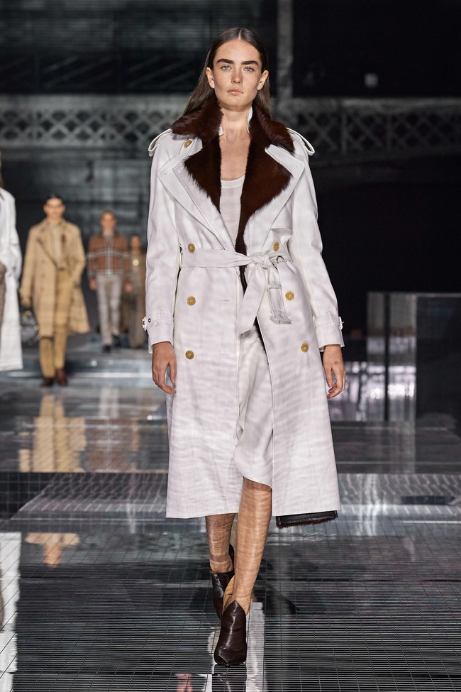 Fashion show terbaru Burberry ready to wear fall/winter 2020 yang diadakan di Olympia, London Fashion Week 2020, London, Inggris, Senin [17/2/2020]. Foto: dok. Vouge.