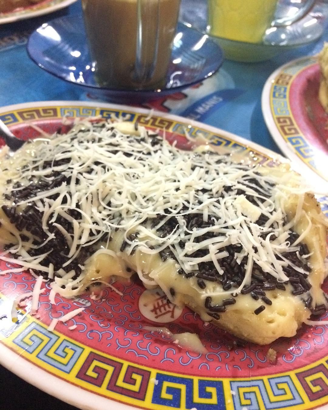 kue pancong kekinian dengan topping beragam
