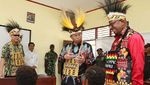Bank Mega Renovasi SD Aloysius YPPK Tillemans di Papua