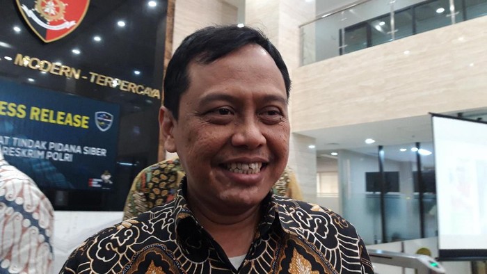 Plt Kepala Biro Komunikasi dan Layanan Masyarakat Kemendikbud Ade Erlangga