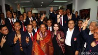 Keluarga Simbolon yang ada di Jakarta memberikan dukungan penuh kepada Rafidin untuk menjadi Bupati Samosir untuk ketua kalinya.