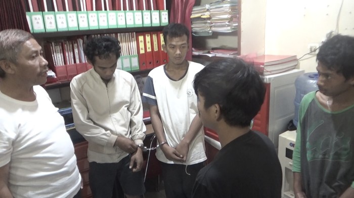 4 pencuri hotel kosong di Makassar (Reinhard Soplantila/detikcom)
